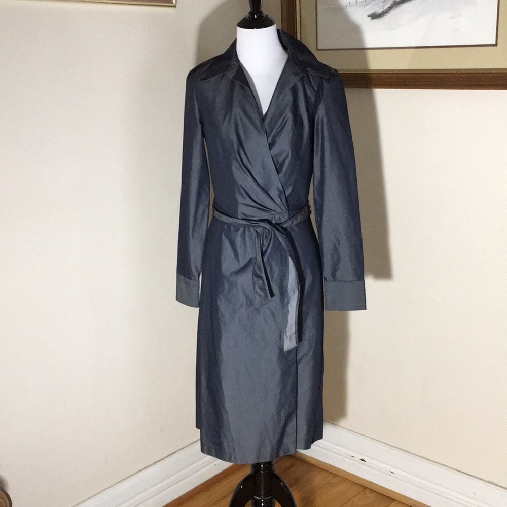 Banana Republic trench. Size 6 NWT